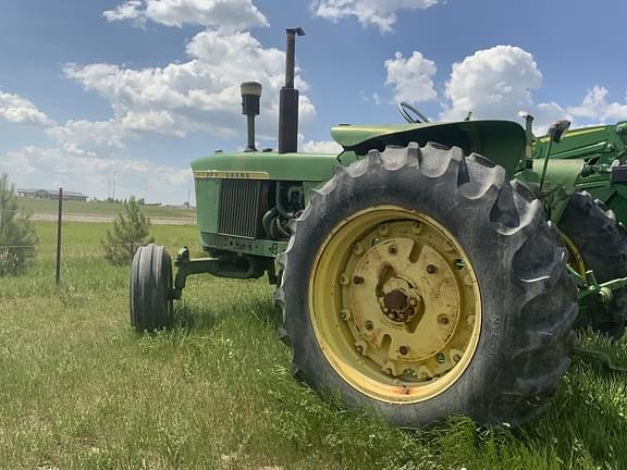 Image of John Deere 3020 equipment image 1