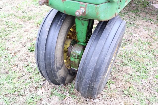 Image of John Deere 3020 equipment image 2