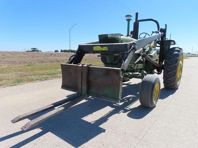 Image of John Deere 3020 equipment image 1