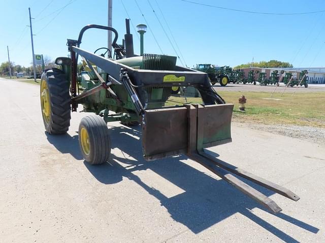 Image of John Deere 3020 equipment image 3