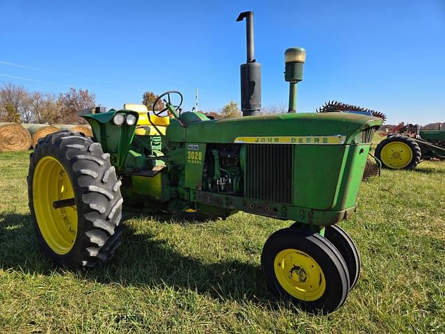 Image of John Deere 3020 equipment image 3