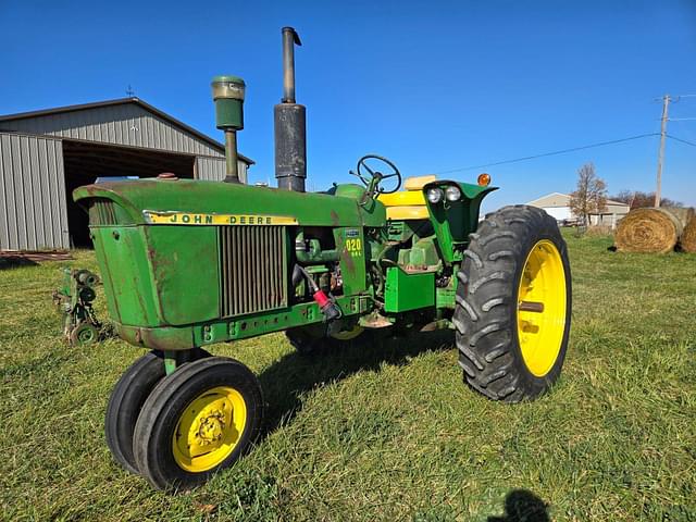 Image of John Deere 3020 equipment image 1