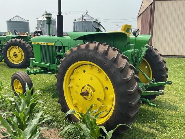 Image of John Deere 3020 equipment image 4