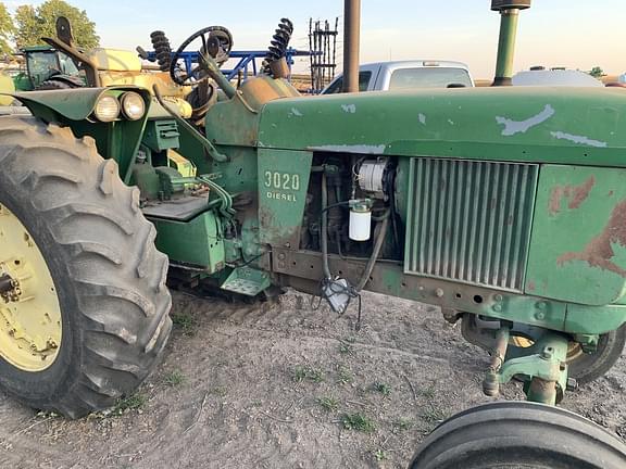 Image of John Deere 3020 equipment image 4