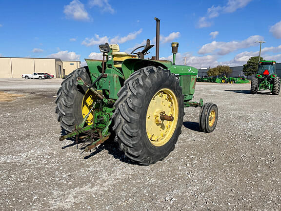 Image of John Deere 3020 equipment image 4