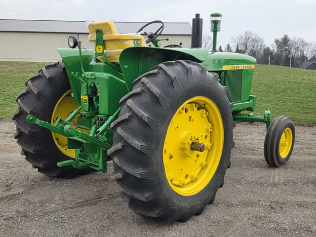 Image of John Deere 3020 equipment image 4