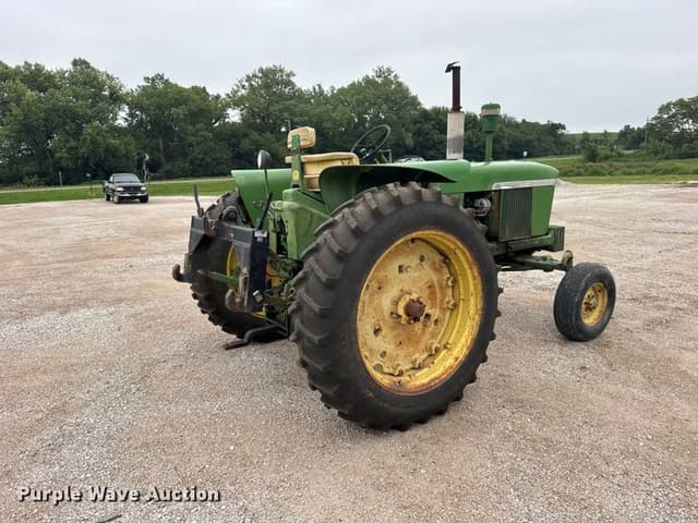 Image of John Deere 3020 equipment image 4