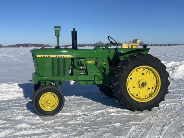 Image of John Deere 3020 equipment image 1