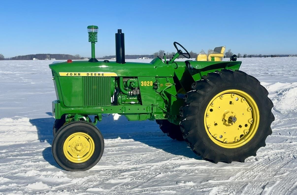 1965 John Deere 3020 Equipment Image0