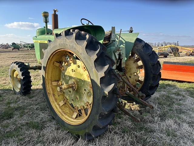 Image of John Deere 3020 equipment image 3