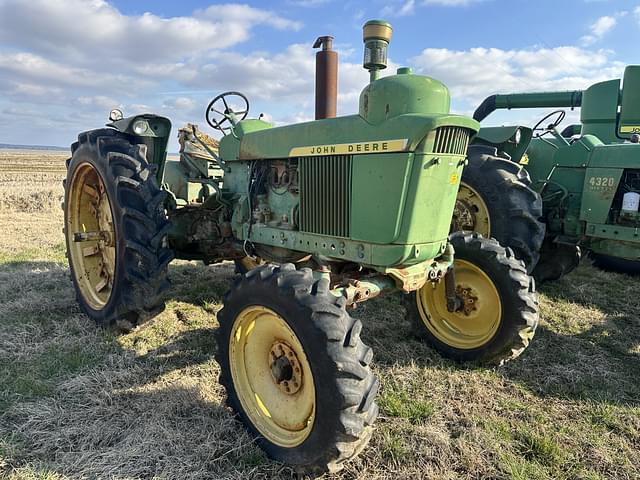 Image of John Deere 3020 equipment image 1