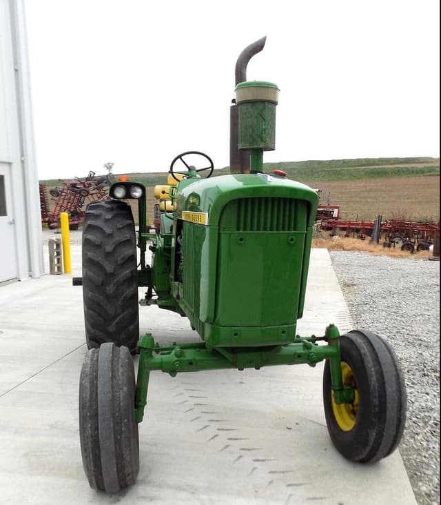 Image of John Deere 4020 equipment image 1