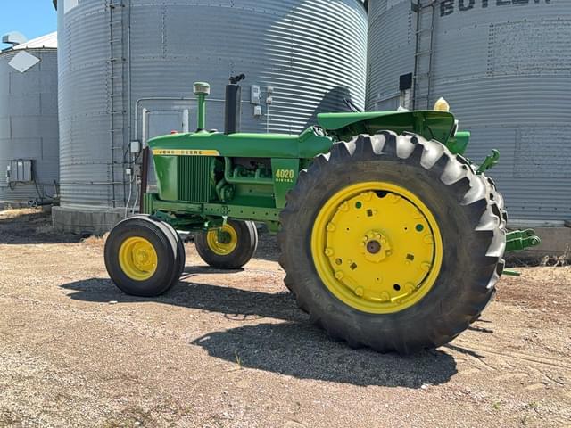 Image of John Deere 4020 equipment image 1