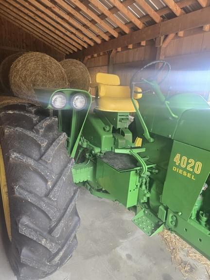 Image of John Deere 4020 equipment image 2