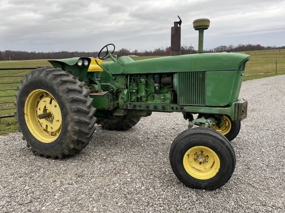 Image of John Deere 4020 Image 1