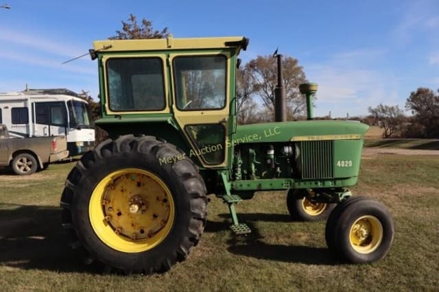 Image of John Deere 4020 equipment image 1