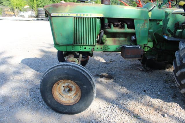 Image of John Deere 4020 equipment image 2