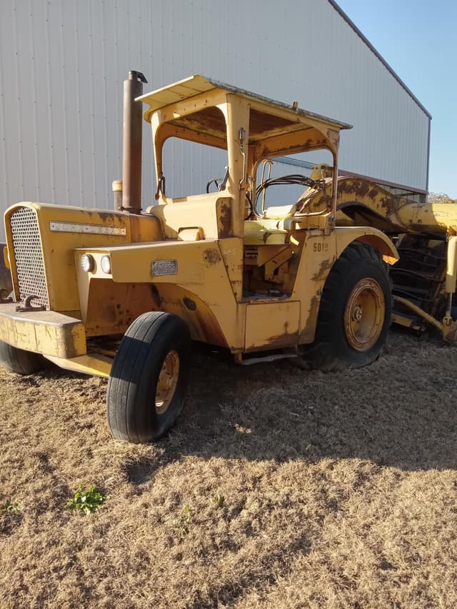 Image of John Deere 5010 equipment image 1