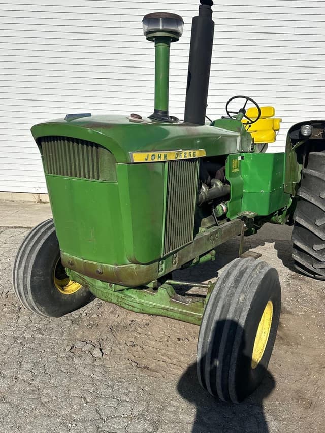 Image of John Deere 5010 equipment image 1