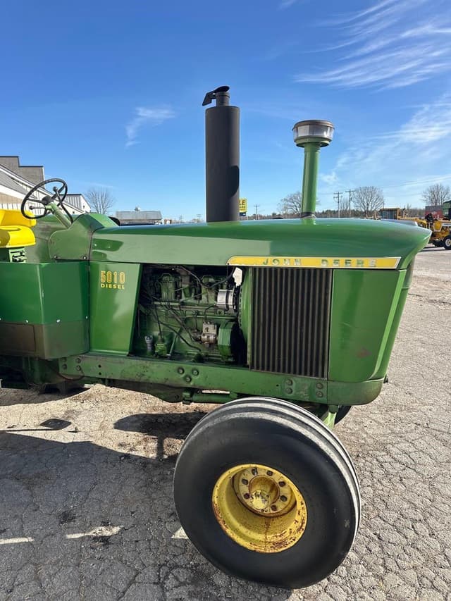 Image of John Deere 5010 equipment image 4