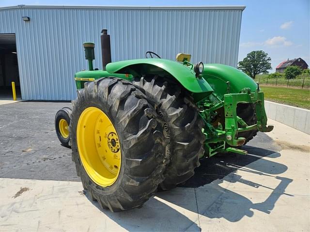 Image of John Deere 5010 equipment image 2