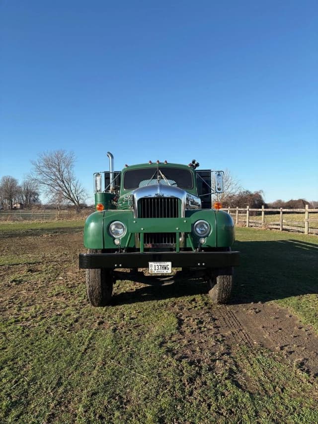 Image of Mack B equipment image 2