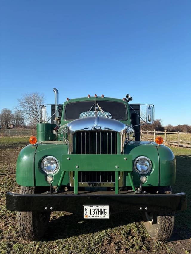 Image of Mack B equipment image 1