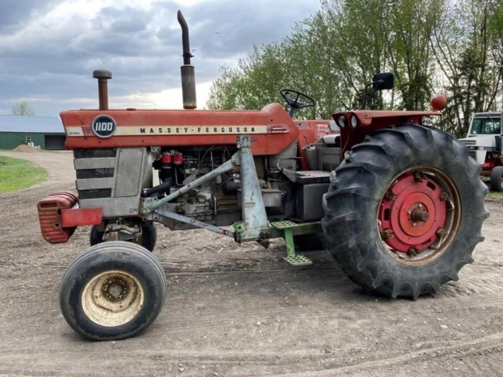 Image of Massey Ferguson 1100 Primary image