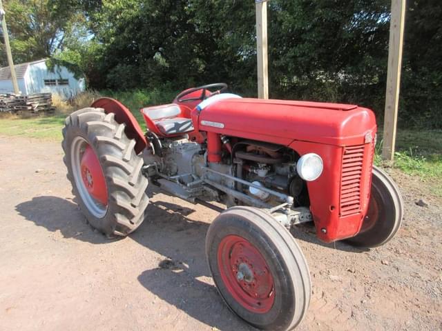 Image of Massey Ferguson TO-35 equipment image 4