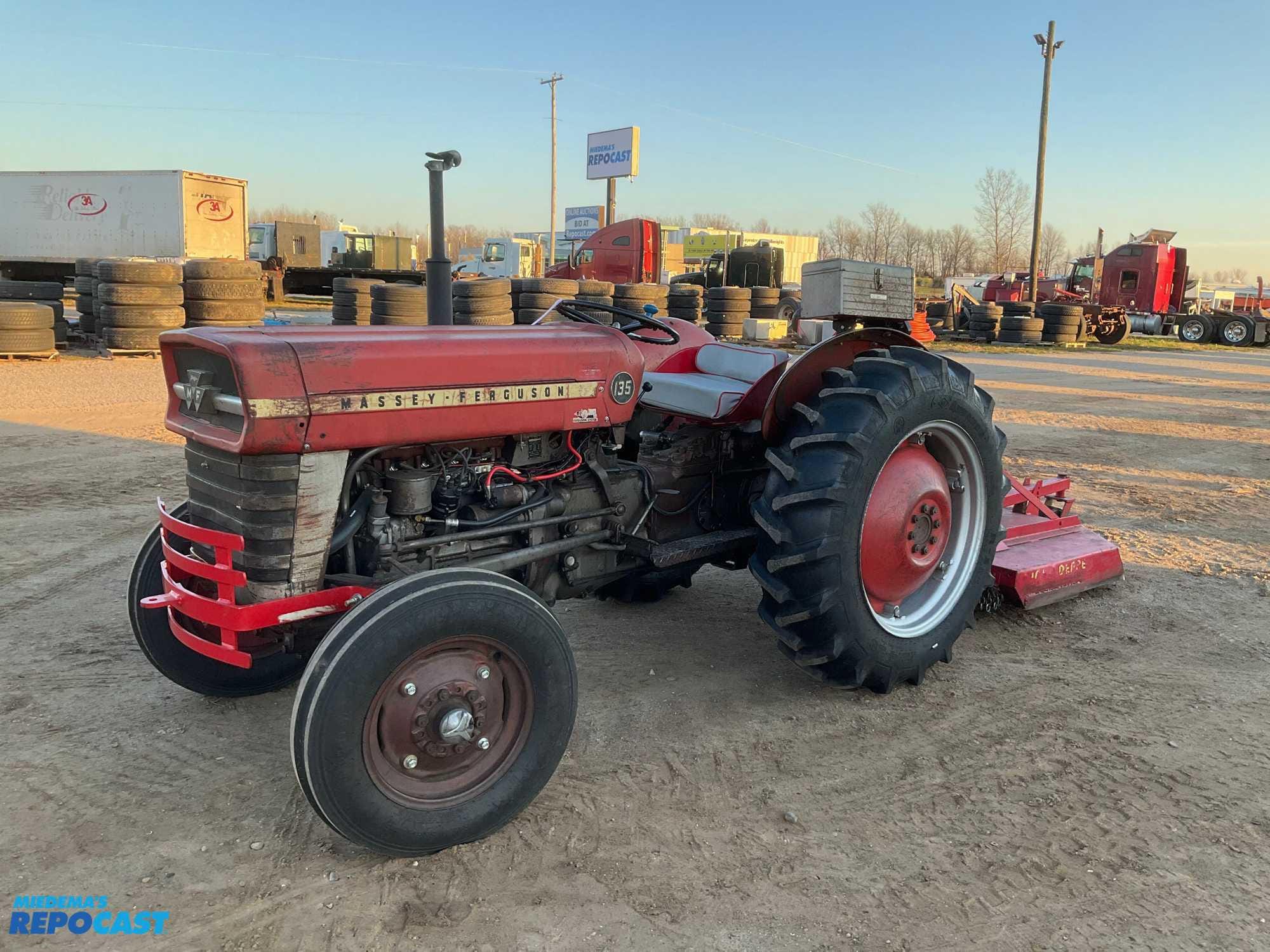 Main image Massey Ferguson 135