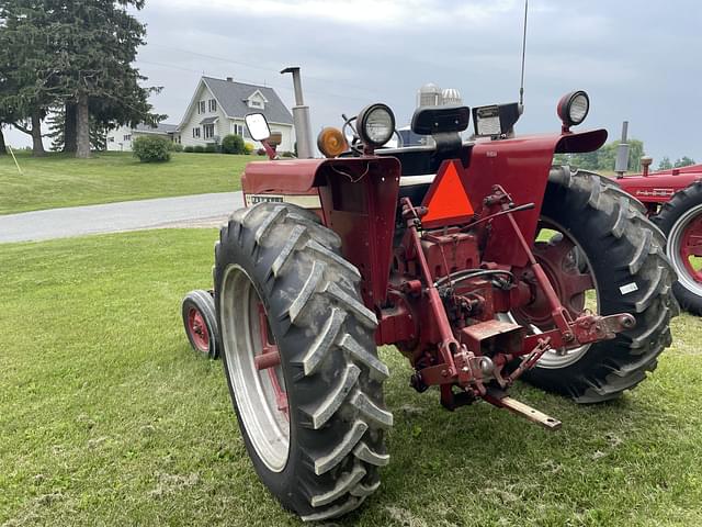 Image of Farmall 656 equipment image 3