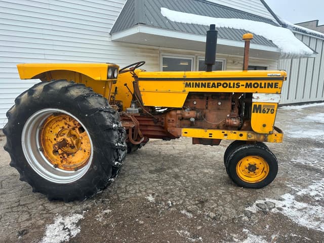 Image of Minneapolis-Moline M670 equipment image 1
