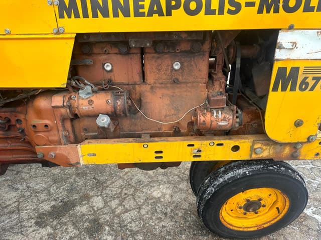 Image of Minneapolis-Moline M670 equipment image 3
