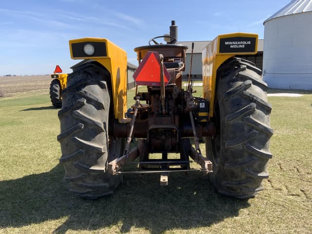 Image of Minneapolis-Moline M670 equipment image 1