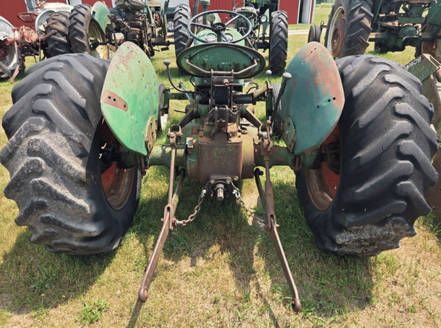 Image of Oliver 1250 equipment image 3