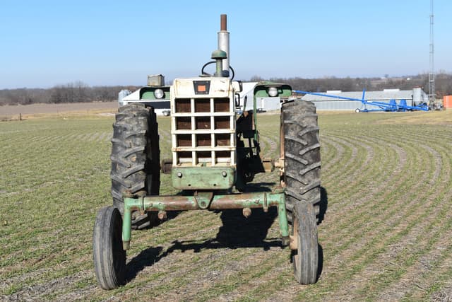 Image of Oliver 1550 equipment image 2