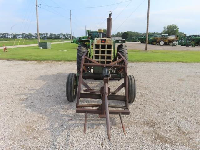 Image of Oliver 1650 equipment image 2