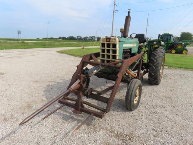 Image of Oliver 1650 equipment image 1