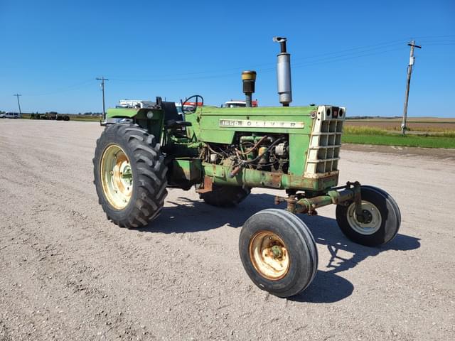 Image of Oliver 1650 equipment image 1