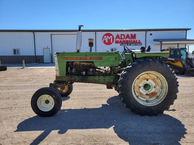 Image of Oliver 1650 equipment image 4