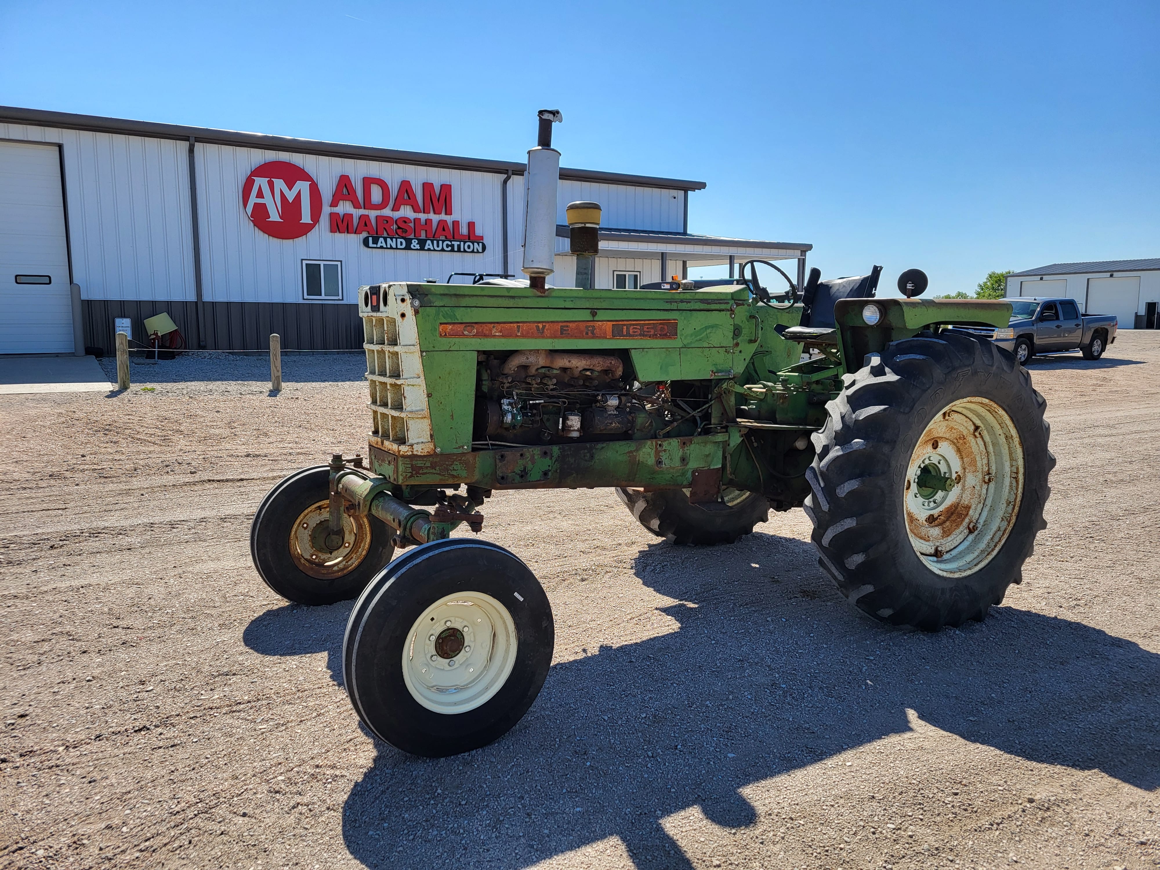 1965 Oliver 1650 Equipment Image0