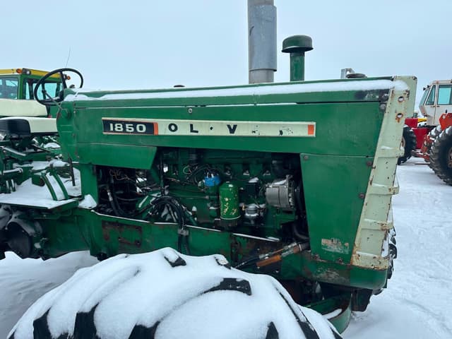 Image of Oliver 1850 equipment image 1