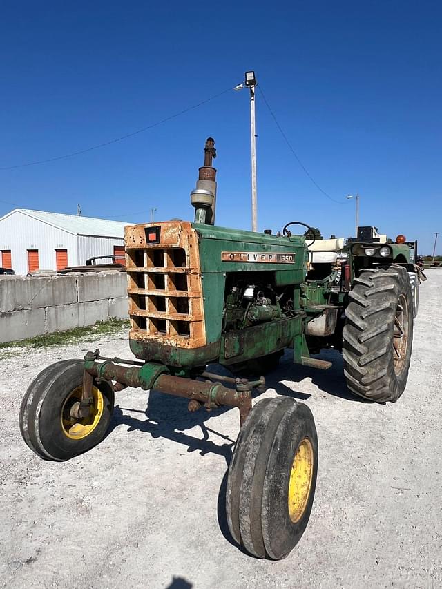 Image of Oliver 1850 equipment image 4