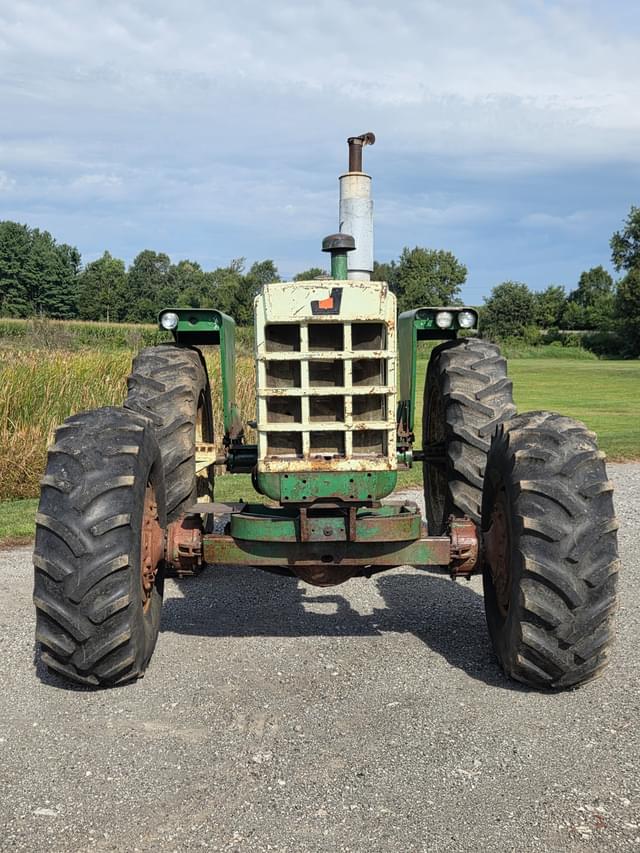 Image of Oliver 1850 equipment image 1