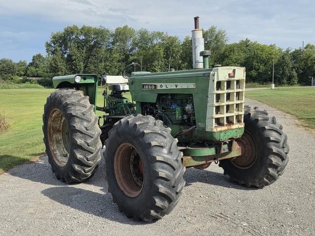 Image of Oliver 1850 equipment image 2