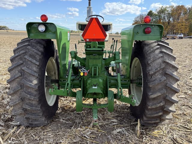 Image of Oliver 1850 equipment image 4