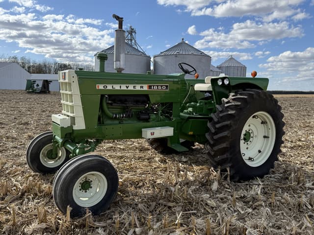 Image of Oliver 1850 equipment image 3