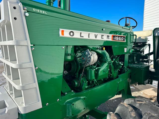 Image of Oliver 1950 equipment image 3