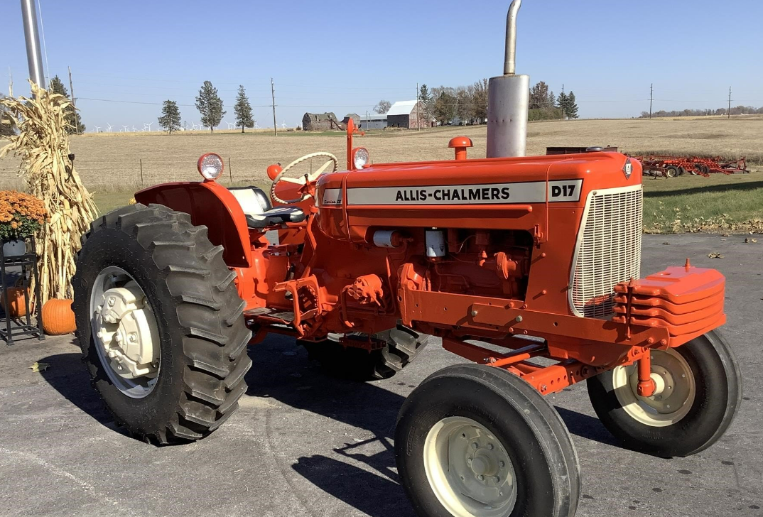 SOLD 1966 Allis Chalmers D17 Tractors 40 to 99 HP Tractor Zoom