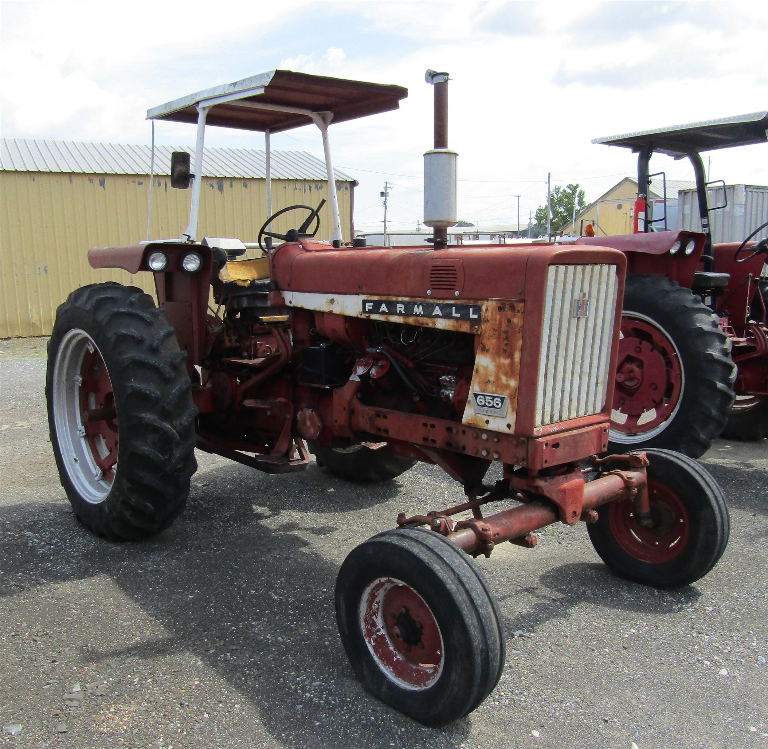 Main image International Harvester 656